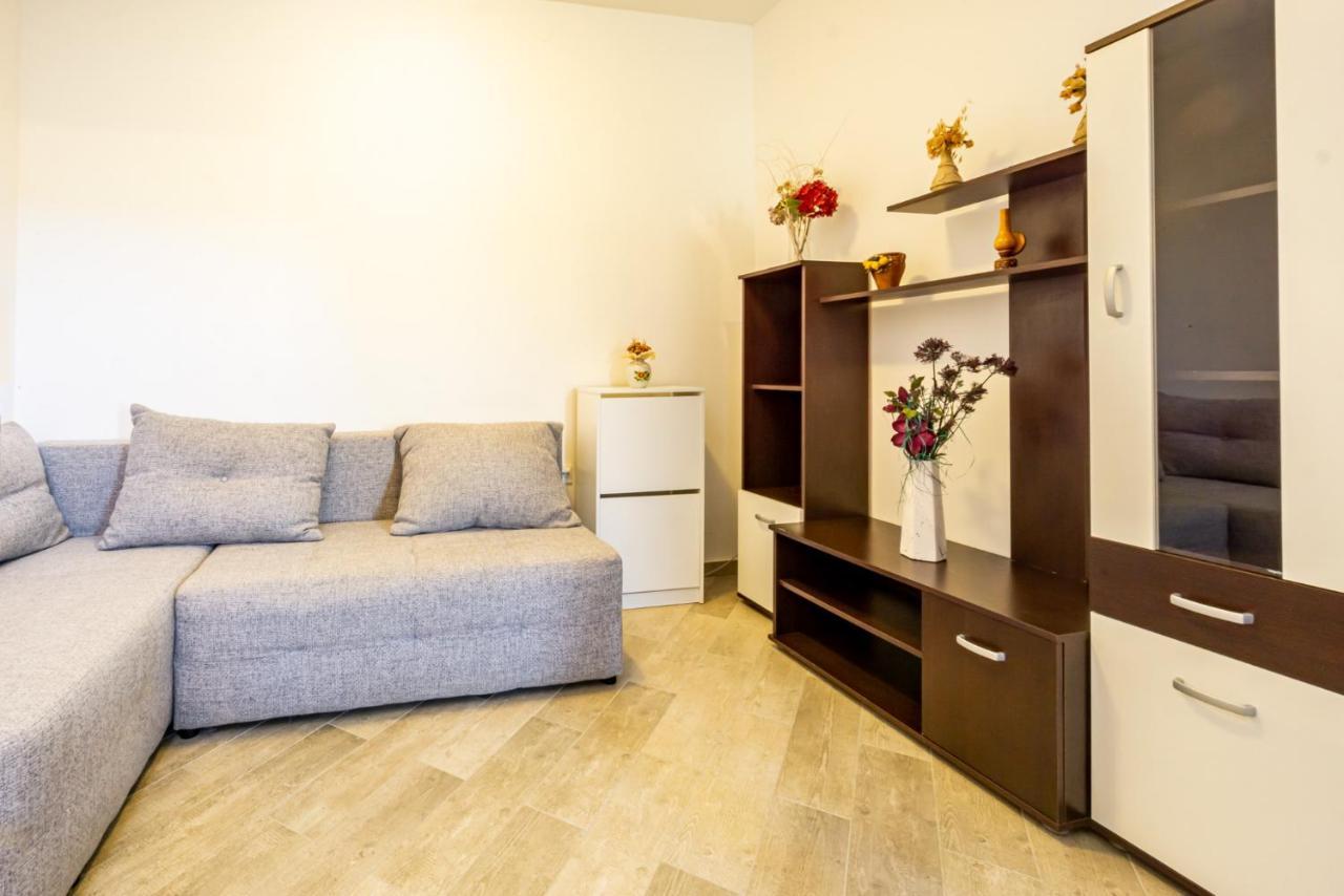 Kob Orog Good Location With Sea Views And Modern Decor Apartment Metajna Exterior photo