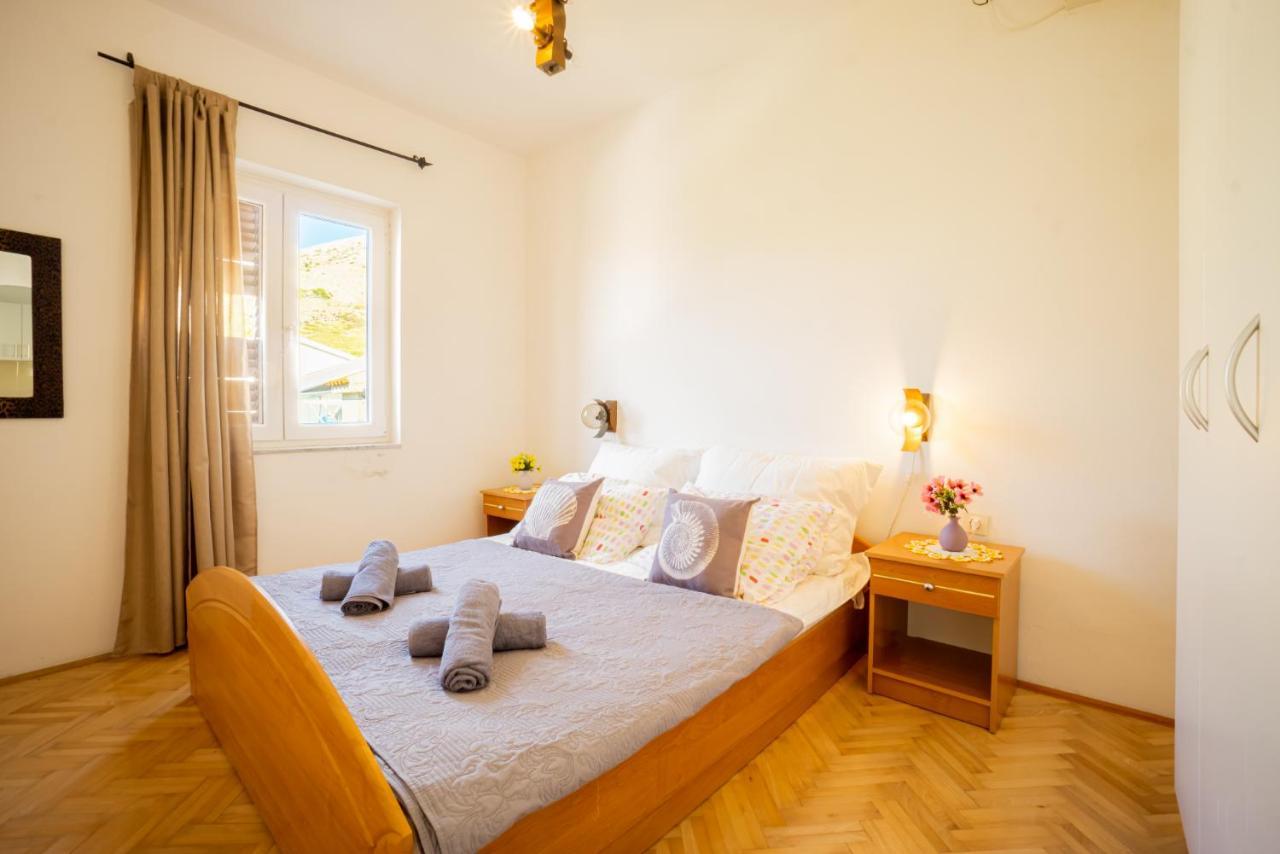 Kob Orog Good Location With Sea Views And Modern Decor Apartment Metajna Exterior photo