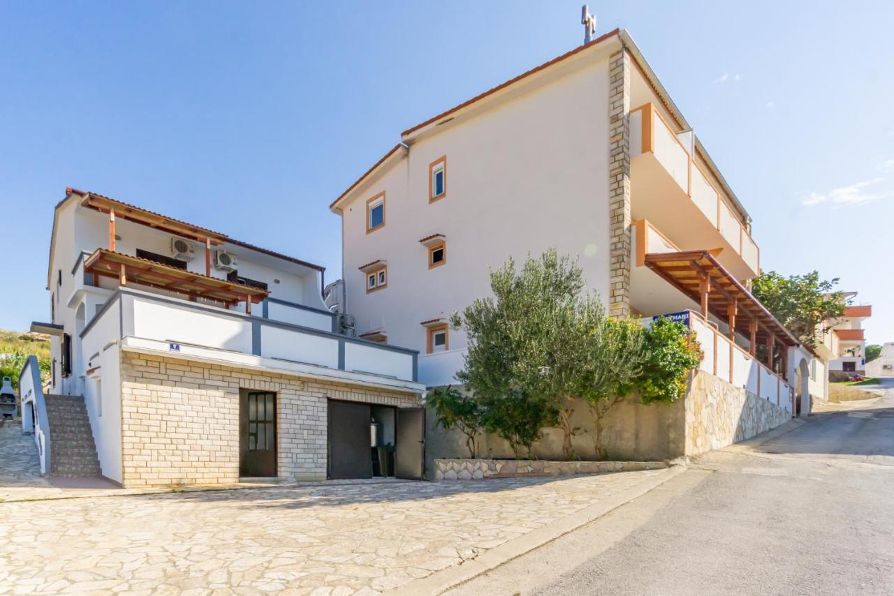 Kob Orog Good Location With Sea Views And Modern Decor Apartment Metajna Exterior photo