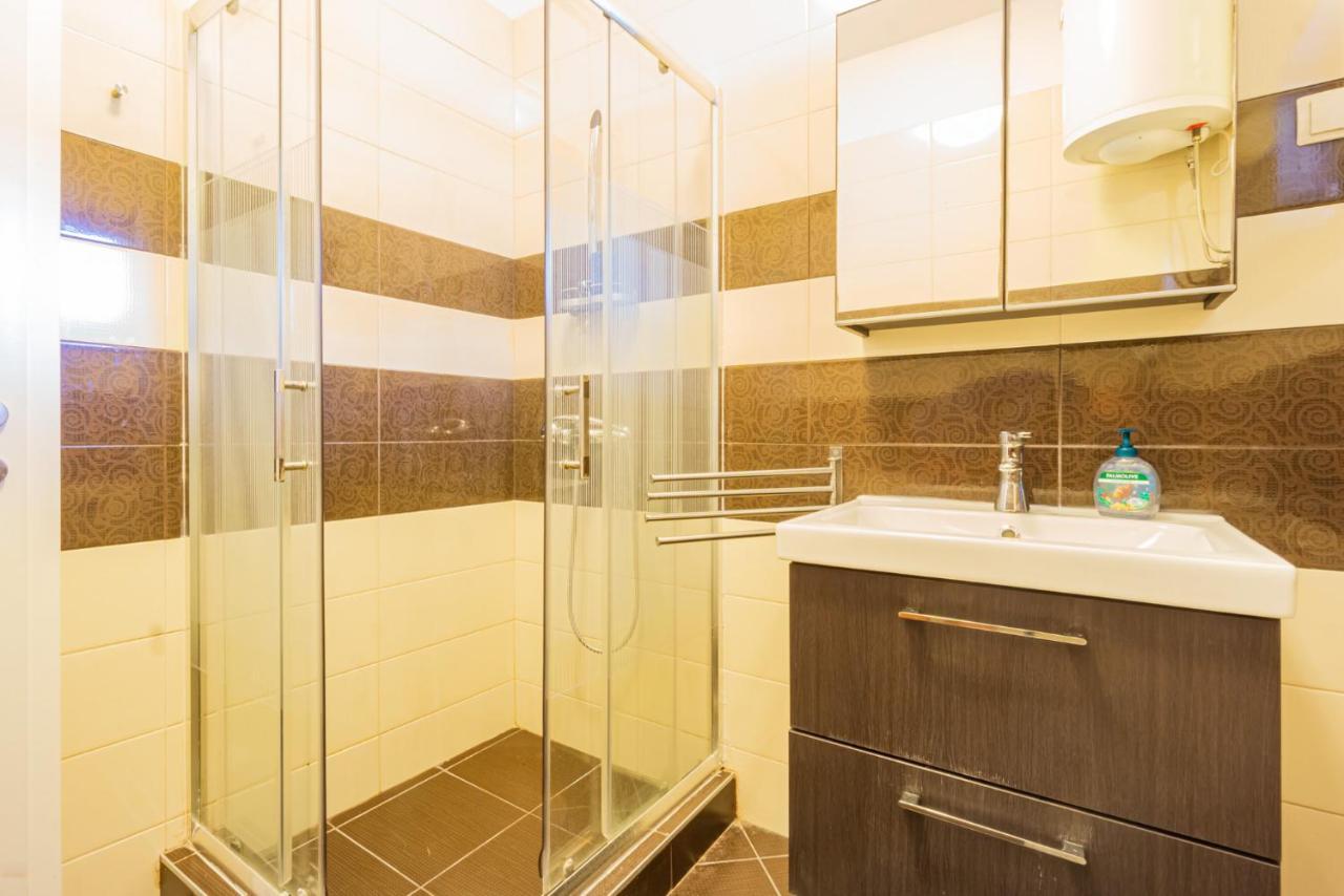 Kob Orog Good Location With Sea Views And Modern Decor Apartment Metajna Exterior photo