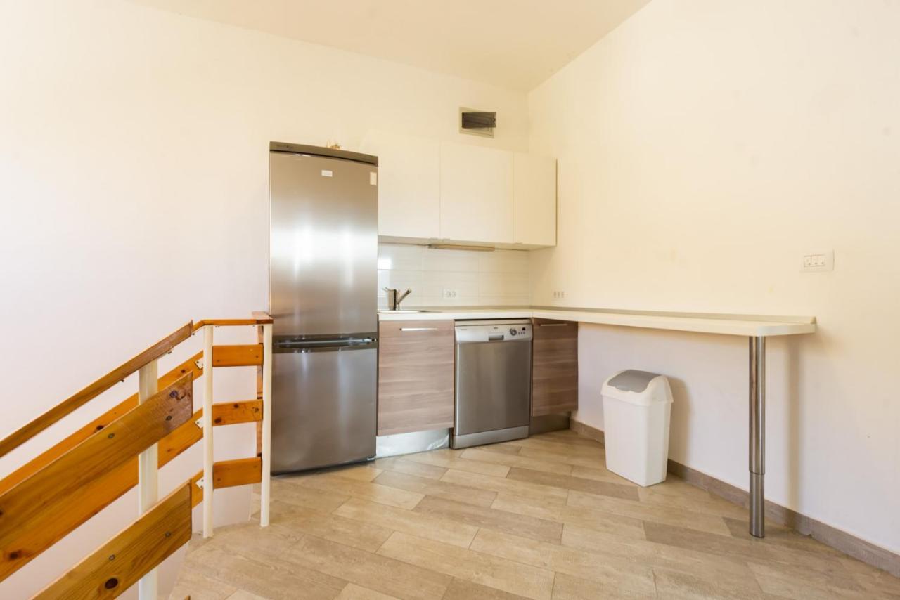 Kob Orog Good Location With Sea Views And Modern Decor Apartment Metajna Exterior photo