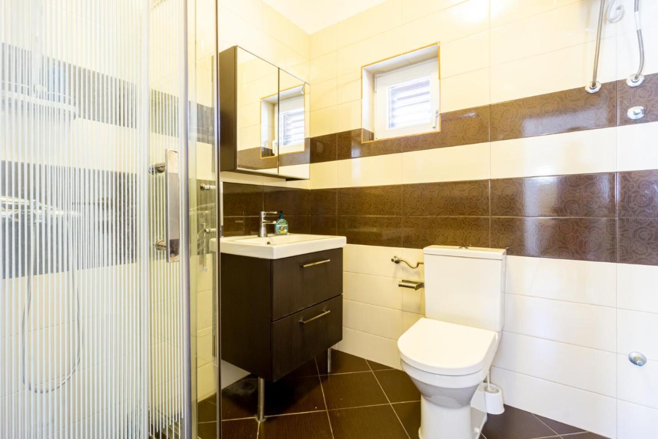 Kob Orog Good Location With Sea Views And Modern Decor Apartment Metajna Exterior photo