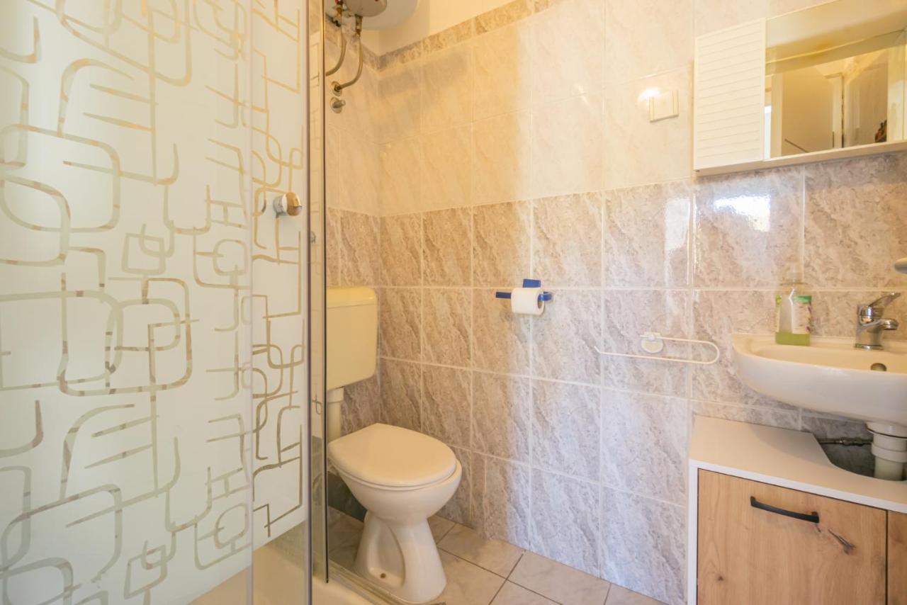 Kob Orog Good Location With Sea Views And Modern Decor Apartment Metajna Exterior photo