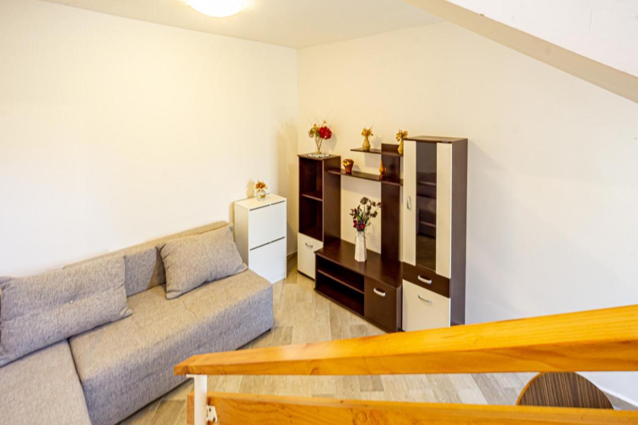 Kob Orog Good Location With Sea Views And Modern Decor Apartment Metajna Exterior photo