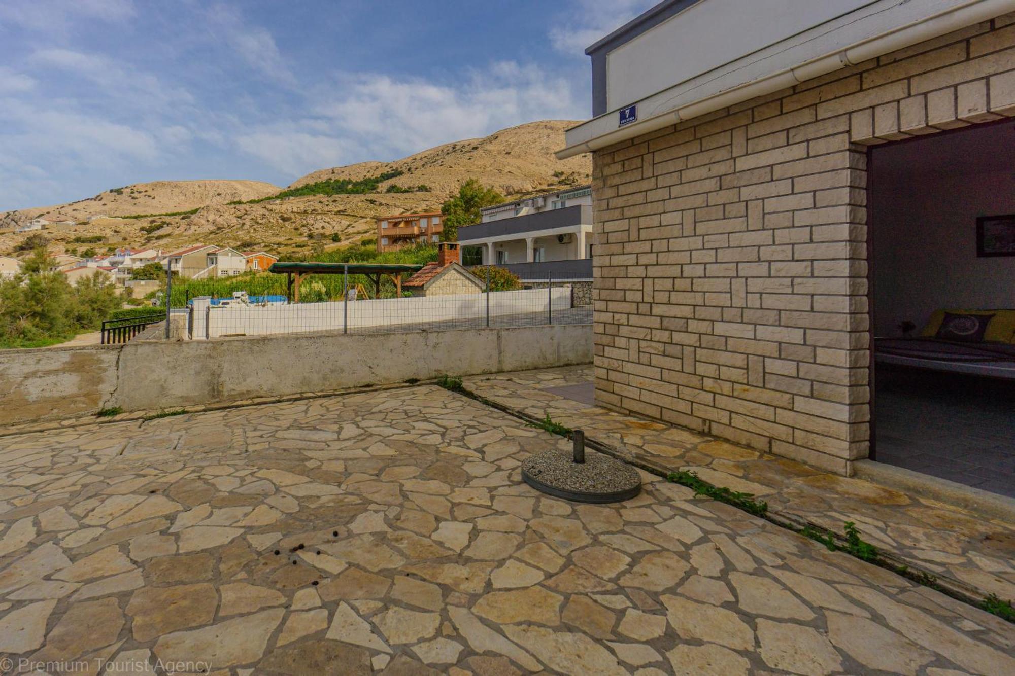 Kob Orog Good Location With Sea Views And Modern Decor Apartment Metajna Exterior photo