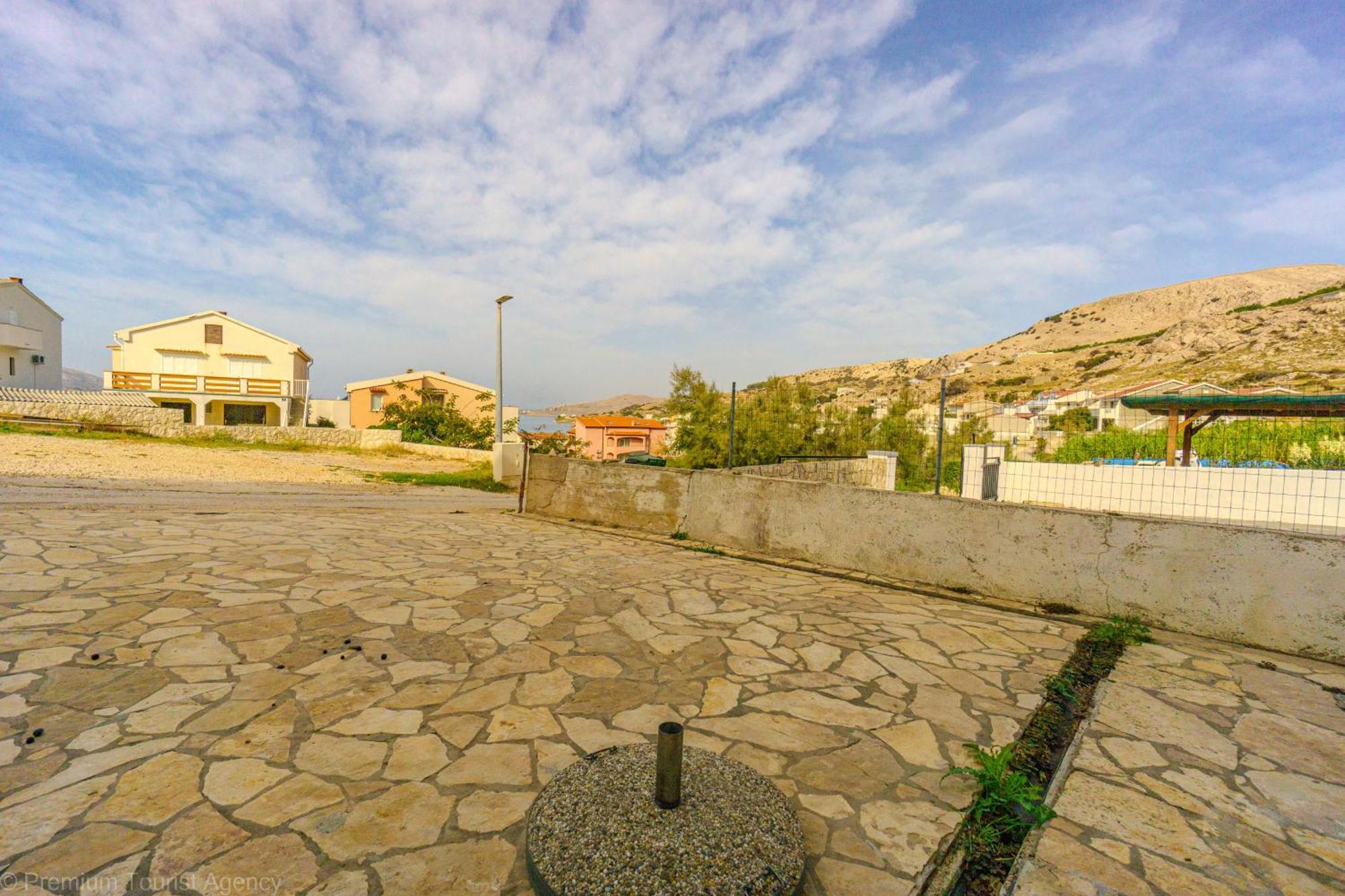 Kob Orog Good Location With Sea Views And Modern Decor Apartment Metajna Exterior photo